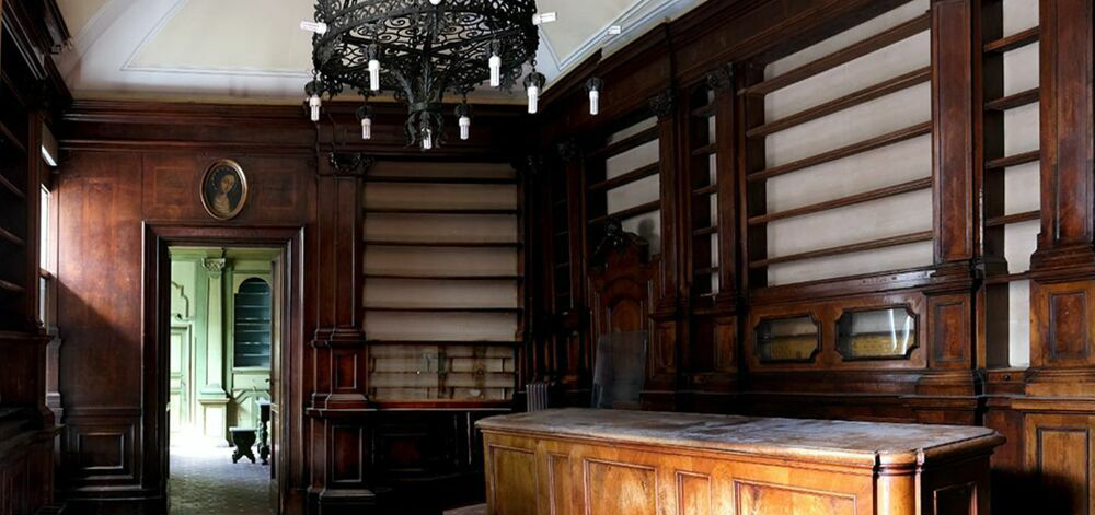 Interno dell'antica farmacia Interno dell'antica farmacia